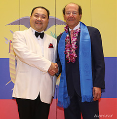 厄瓜多爾前總統(tǒng)奧斯瓦爾多·烏爾塔多·拉雷亞閣下