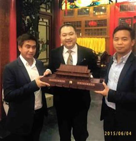柬埔寨王國諾羅墩·那里提篷王子殿下和 諾羅墩·拉塞維克王子殿下