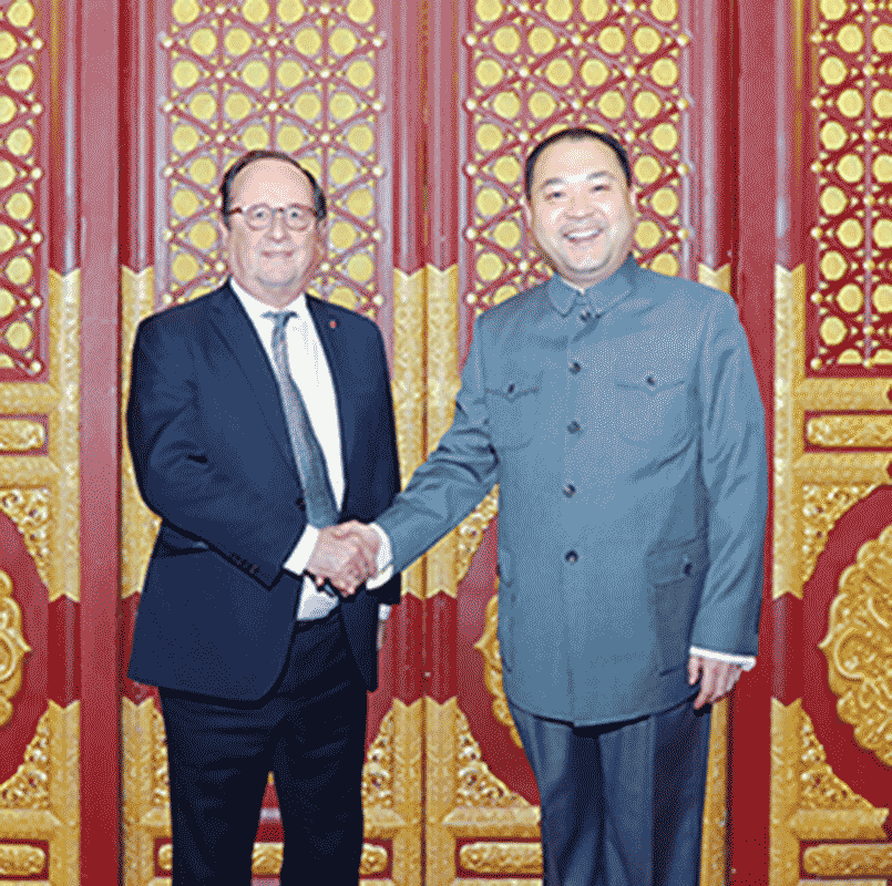 法蘭西共和國(guó)前總統(tǒng)弗朗索瓦·奧朗德閣下